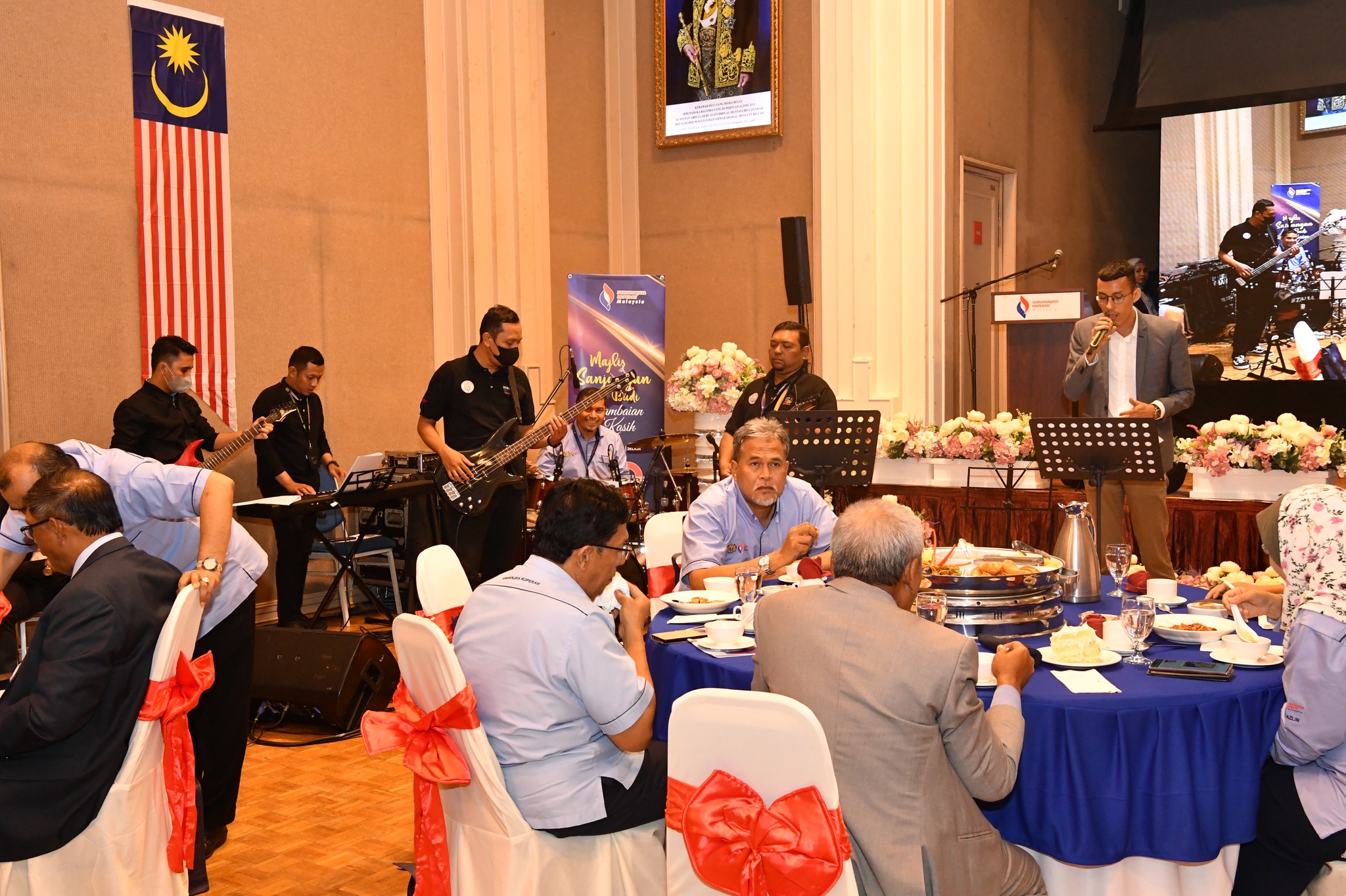 6256778377670192 8610103464660510185 n